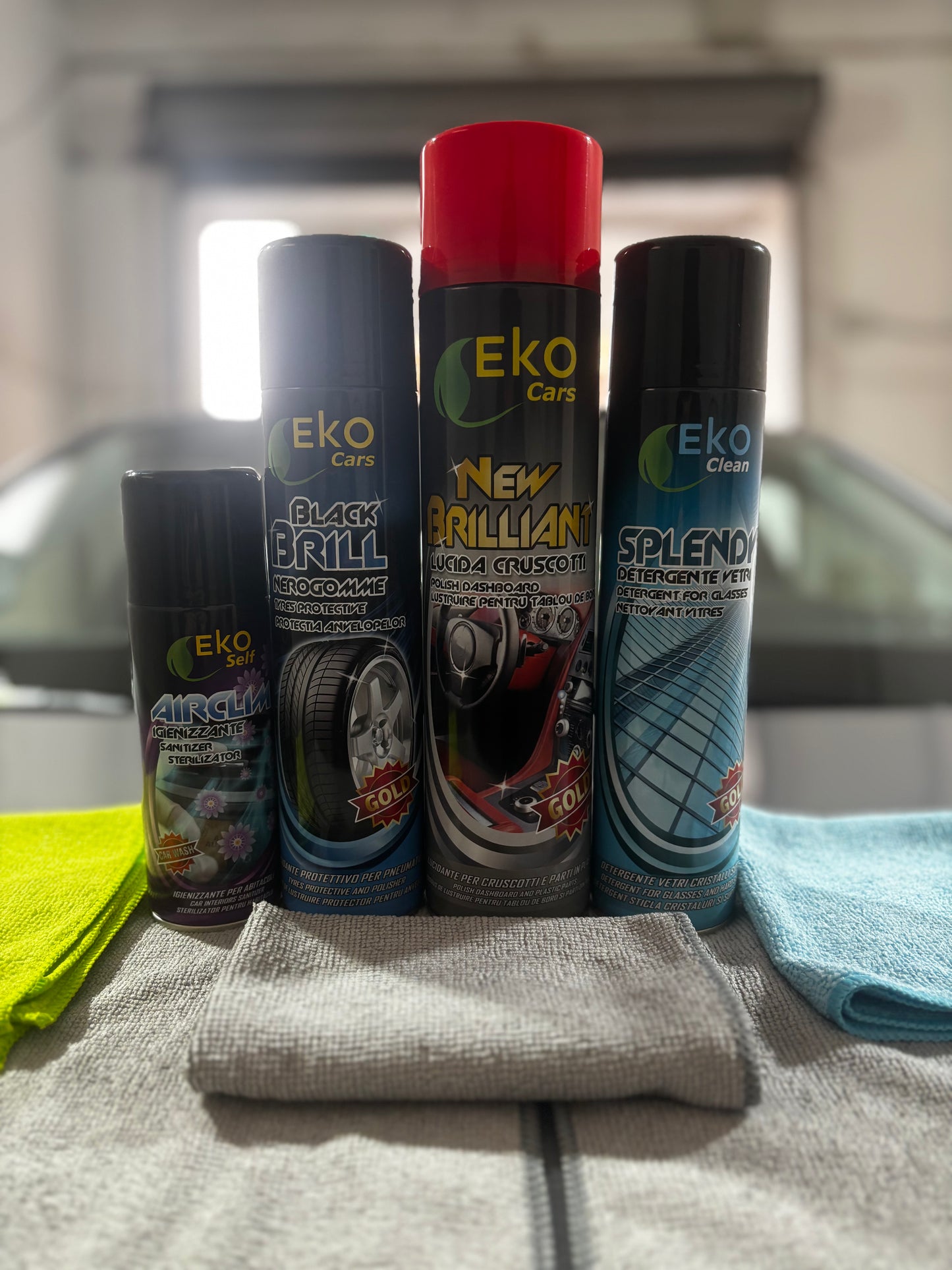 Kit Detailing Professionale 4 Prodotti + 2 Panni in Microfibra (1 Omaggio)